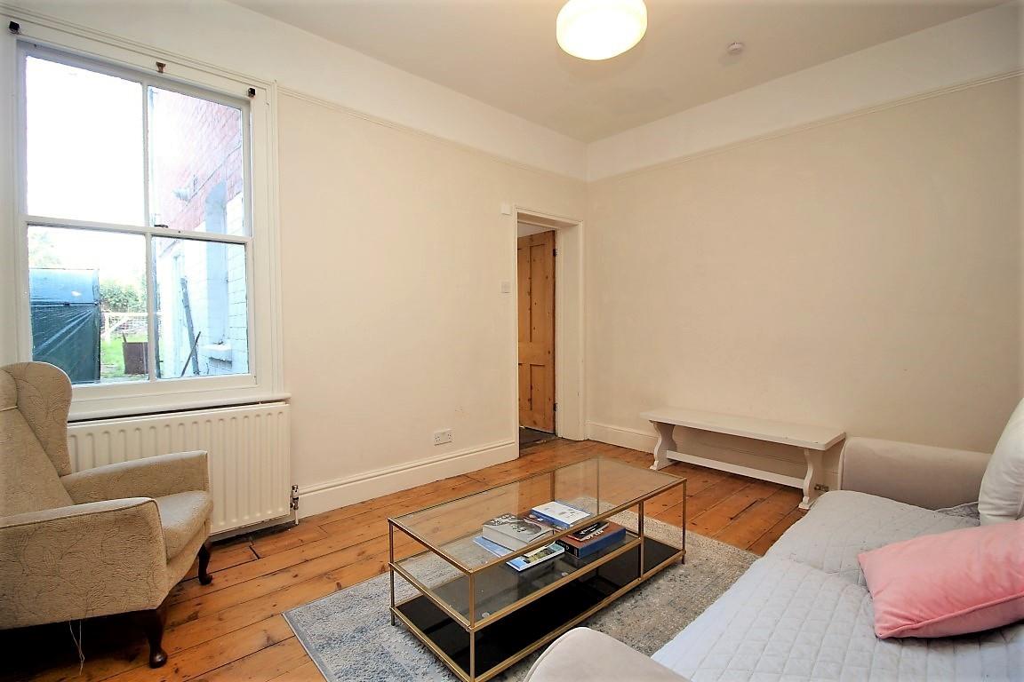 3 bed property in Beecham Road, Reading